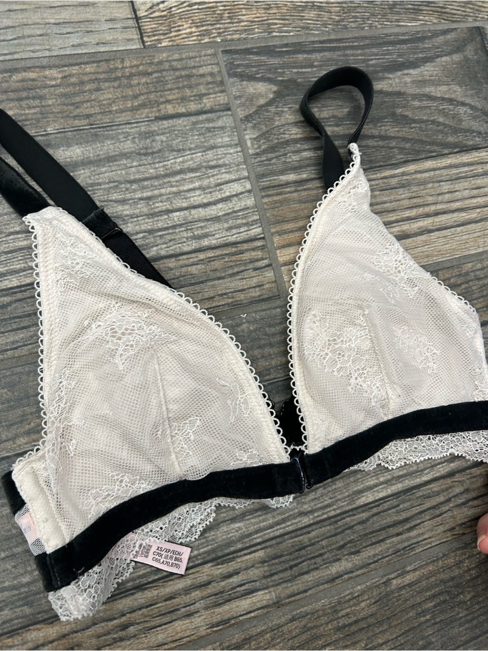 Victoria’s Secret Chantilly Lace Front-Close Bralette White/Black Velvet Trim XS - Picture 4 of 5